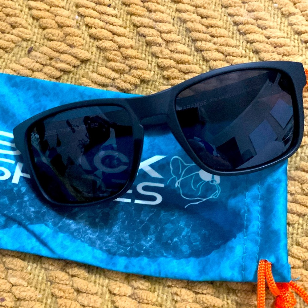 square black sunglasses